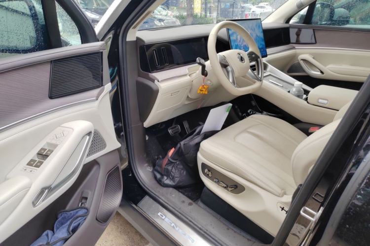 Used Denza N9 2025 Prestige Version Driver Seat