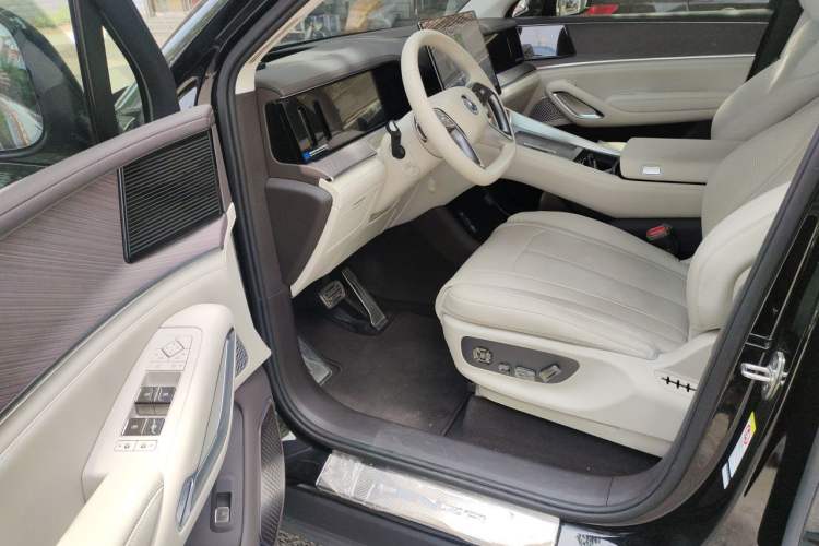 Used Denza N9 2025 Flagship Model Driver Seat