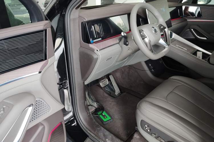 Used Denza N9 2025 Flagship Model Driver Seat