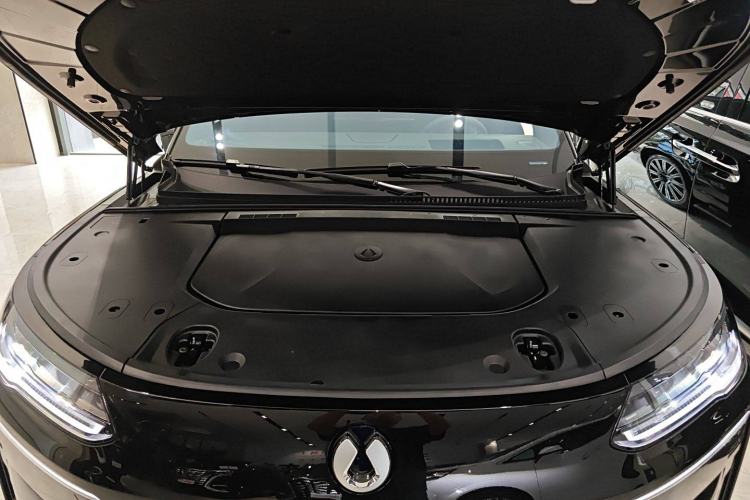 Used Denza N9 2025 Flagship Model Engine Bay