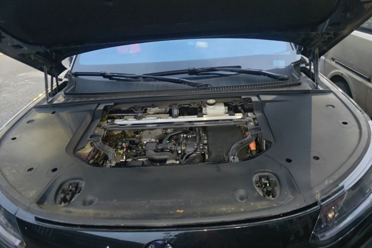 Used Denza N9 2025 Prestige Version Engine Bay