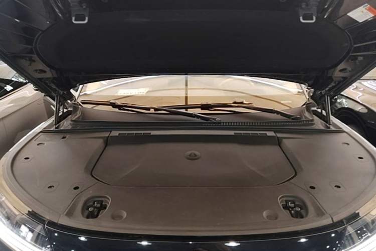 Used Denza N9 2025 Flagship Model Engine Bay