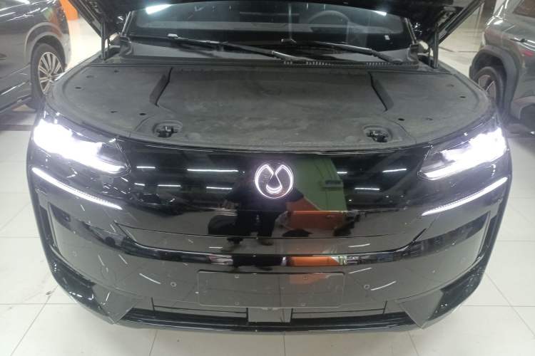 Used Denza N9 2025 Flagship Model Engine Bay