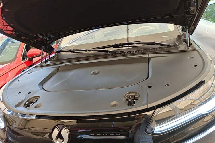 Used Denza N9 2025 Flagship Model Engine Bay