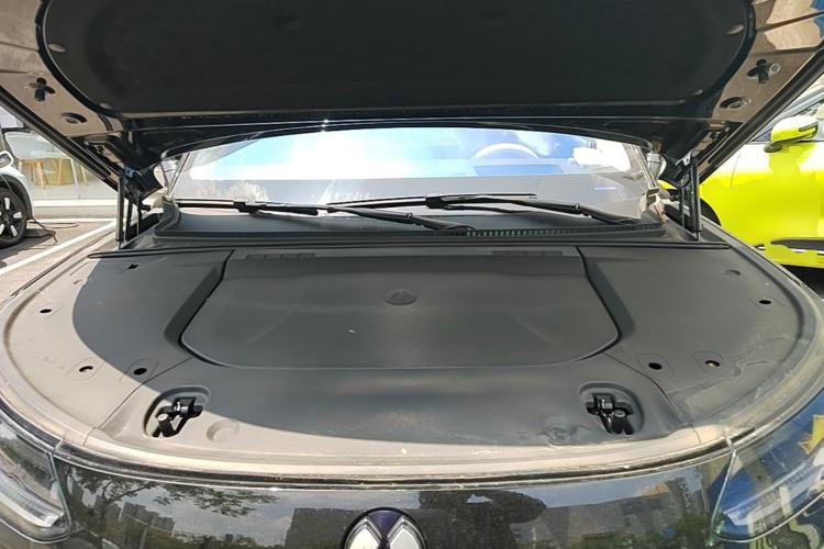 Used Denza N9 2025 Flagship Model Engine Bay