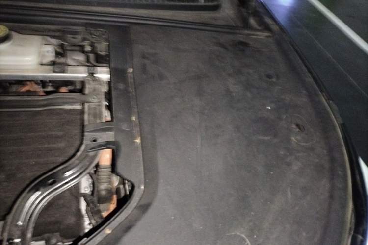 Used Denza N9 2025 Flagship Model Engine Bay Left