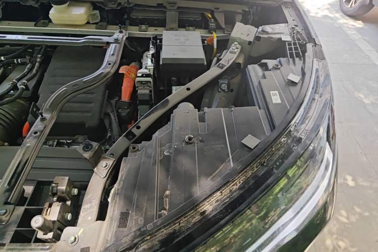 Used Denza N9 2025 Prestige Version Engine Bay Left