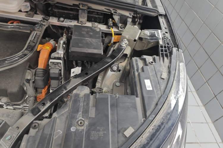 Used Denza N9 2025 Prestige Version Engine Bay Left