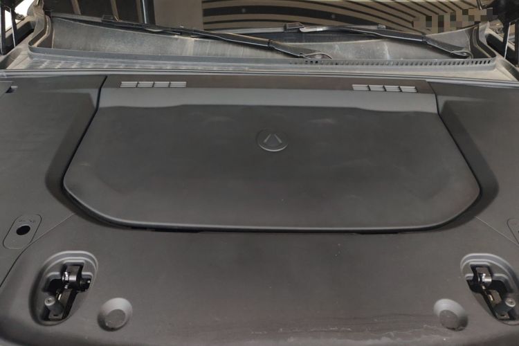 Used Denza N9 2025 Prestige Version Engine Bay