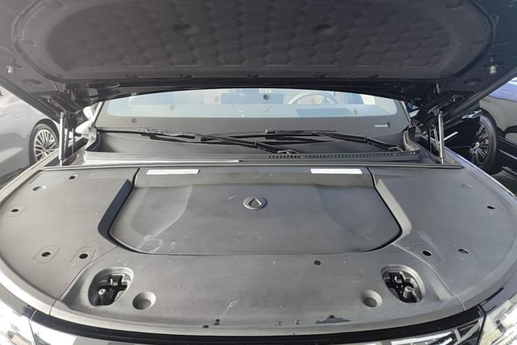 Used Denza N9 2025 Flagship Model Engine Bay