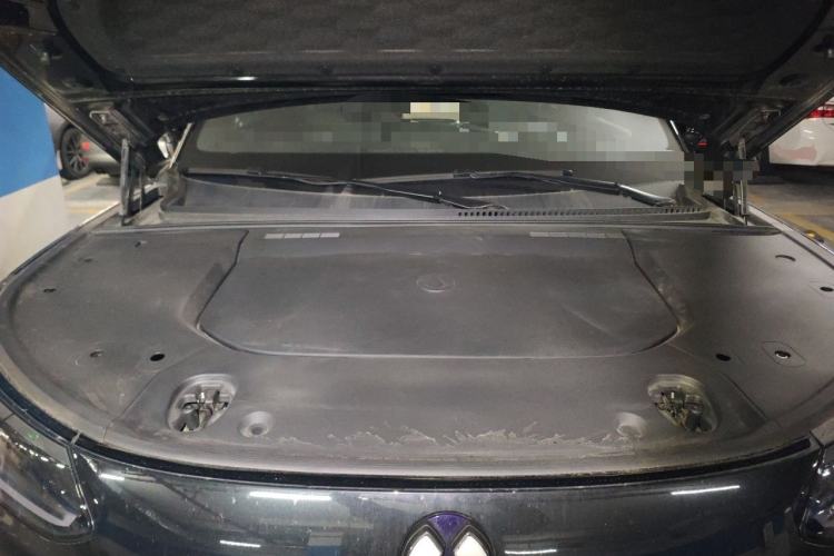 Used Denza N9 2025 Prestige Version Engine Bay