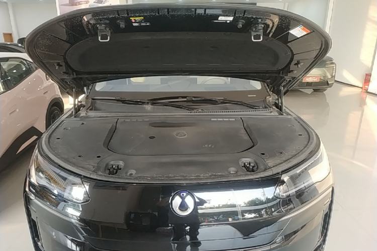 Used Denza N9 2025 Flagship Model Engine Bay