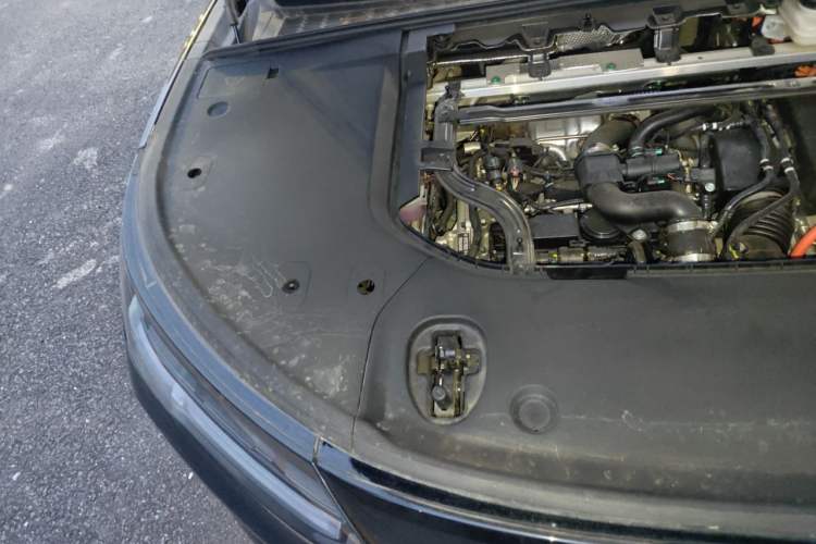 Used Denza N9 2025 Prestige Version Engine Bay Right