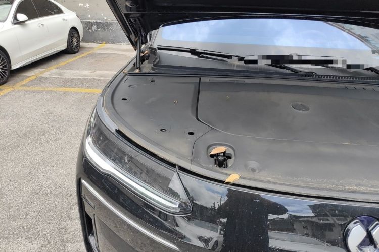 Used Denza N9 2025 Flagship Model Engine Bay Right