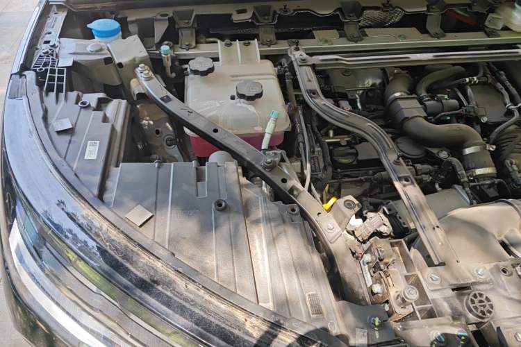 Used Denza N9 2025 Prestige Version Engine Bay Right
