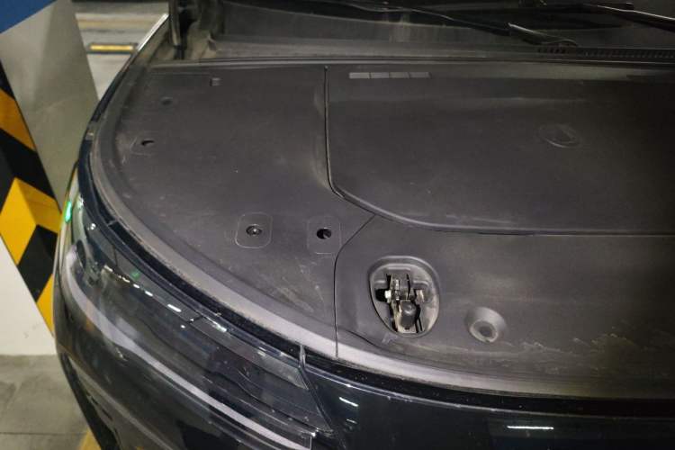 Used Denza N9 2025 Prestige Version Engine Bay Right