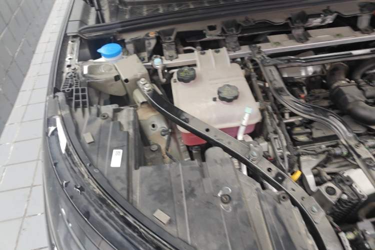 Used Denza N9 2025 Prestige Version Engine Bay Right
