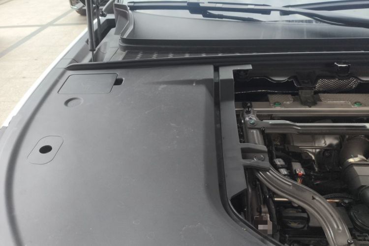 Used Denza N9 2025 Flagship Model Engine Bay Right