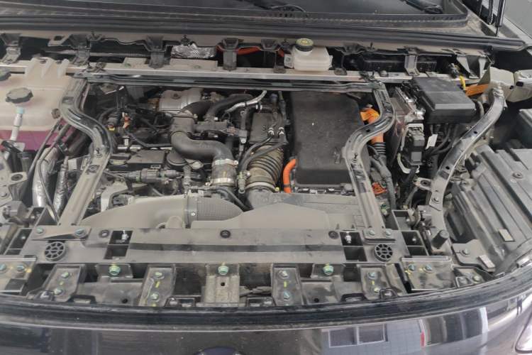 Used Denza N9 2025 Prestige Version Engine Bay