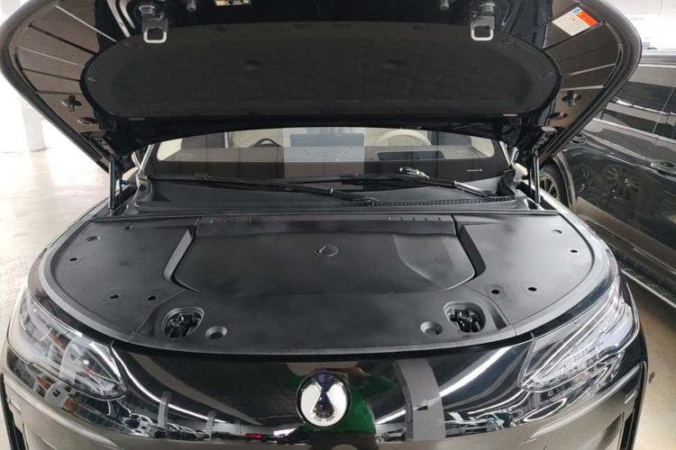 Used Denza N9 2025 Flagship Model Engine Bay