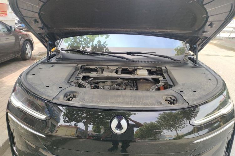 Used Denza N9 2025 Flagship Model Engine Bay