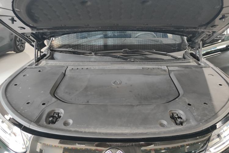 Used Denza N9 2025 Prestige Version Engine Bay