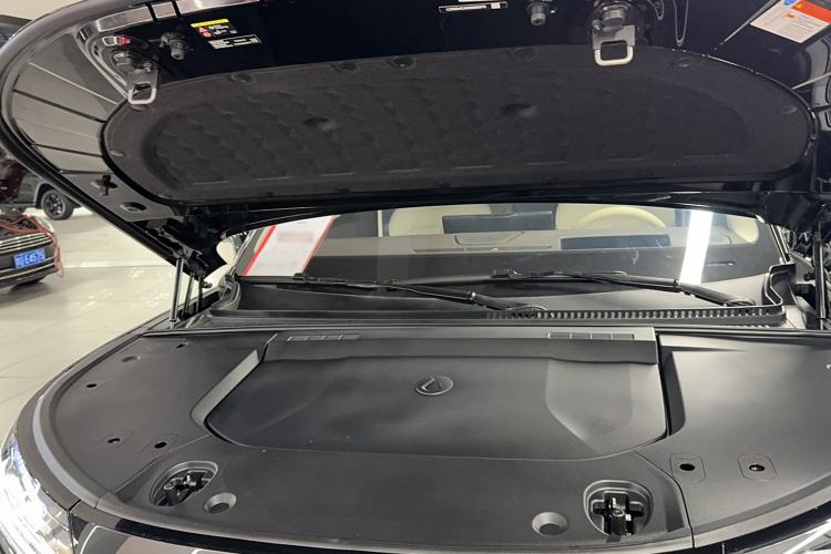 Used Denza N9 2025 Flagship Model Engine Bay