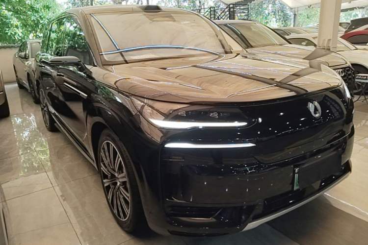 Used Denza N9 2025 Flagship Model Exterior 1