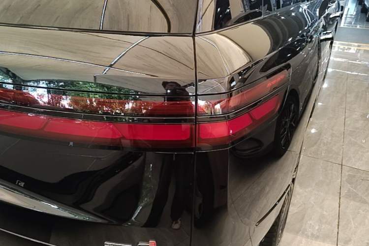 Used Denza N9 2025 Flagship Model Exterior 3