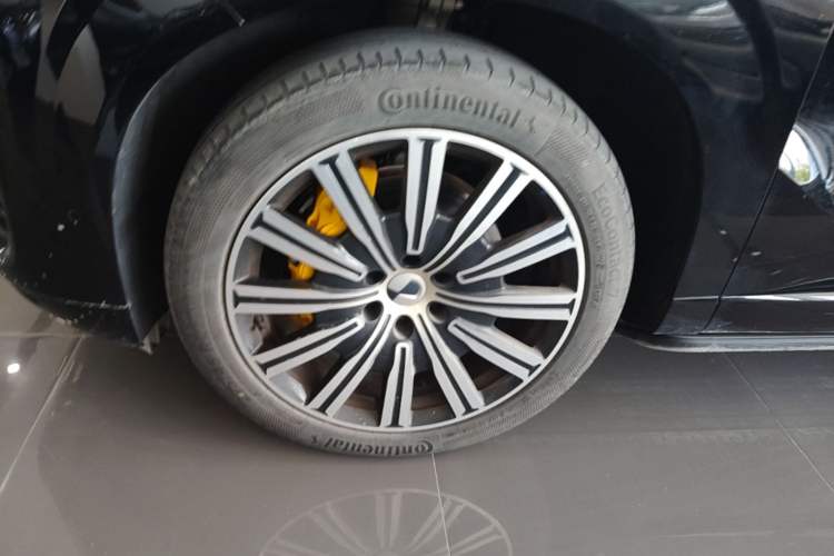 Used Denza N9 2025 Flagship Model Exterior 4