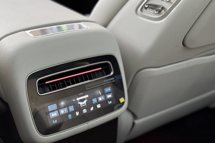Used Denza N9 2025 Flagship Model Exterior 6