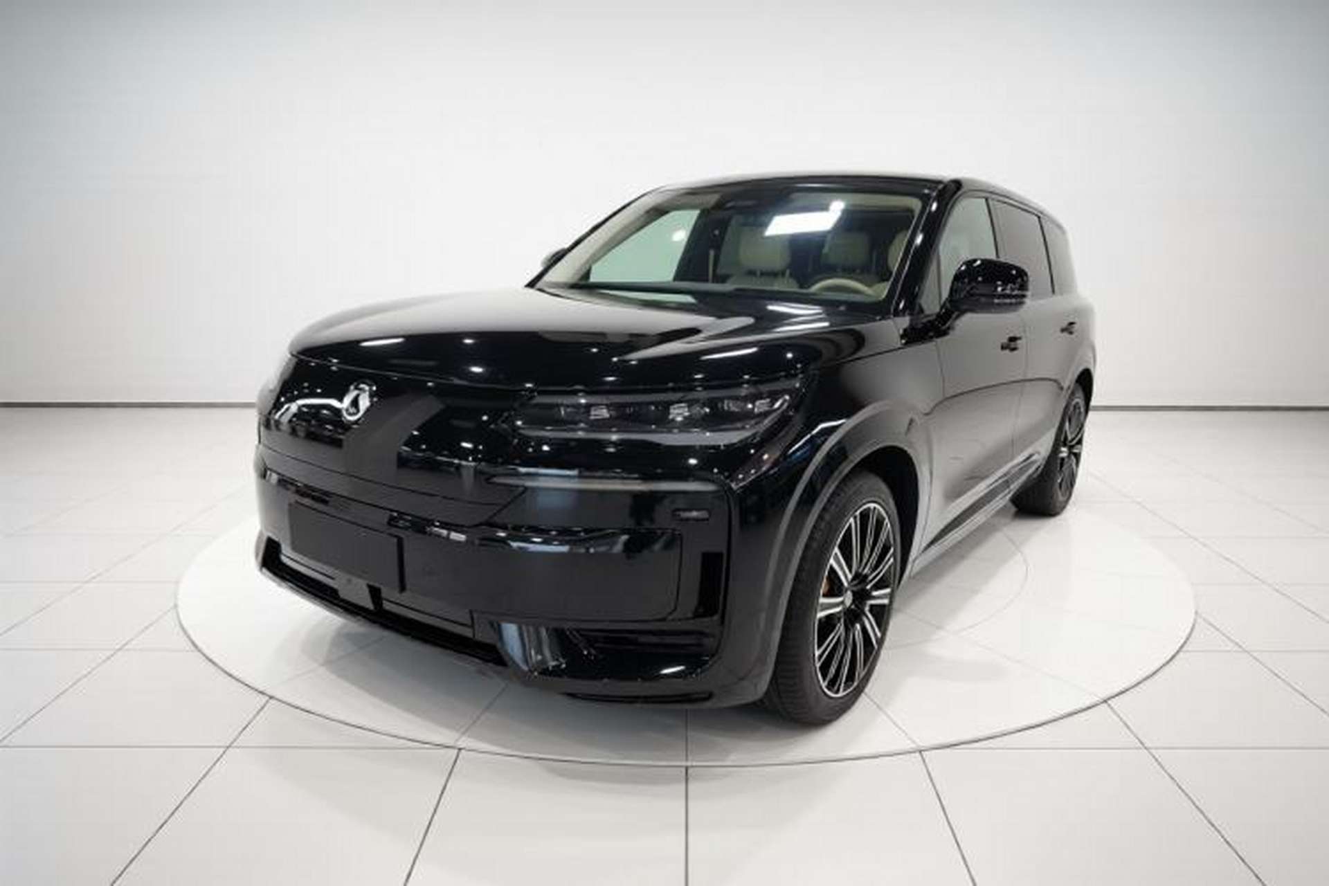 Used Denza N9 2025 Prestige Version Front Left 45 Deg