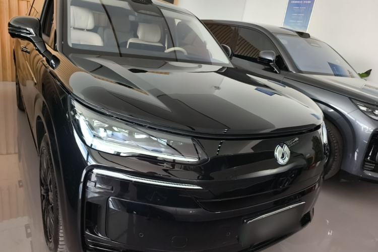 Used Denza N9 2025 Flagship Model Front