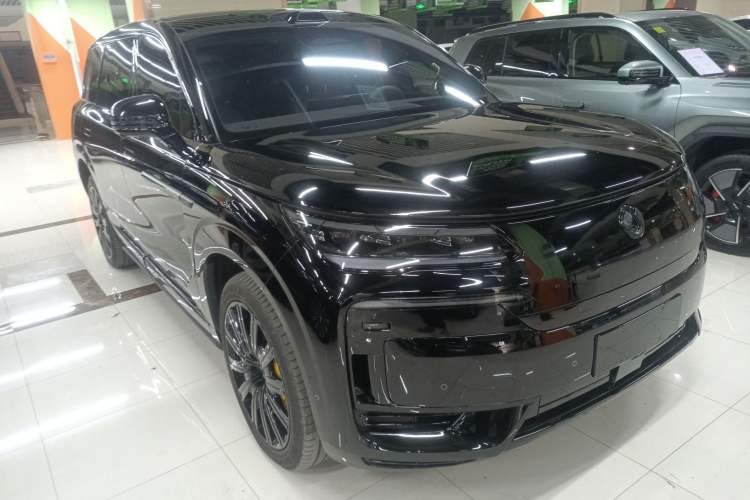 Used Denza N9 2025 Flagship Model Front Right 45 Deg