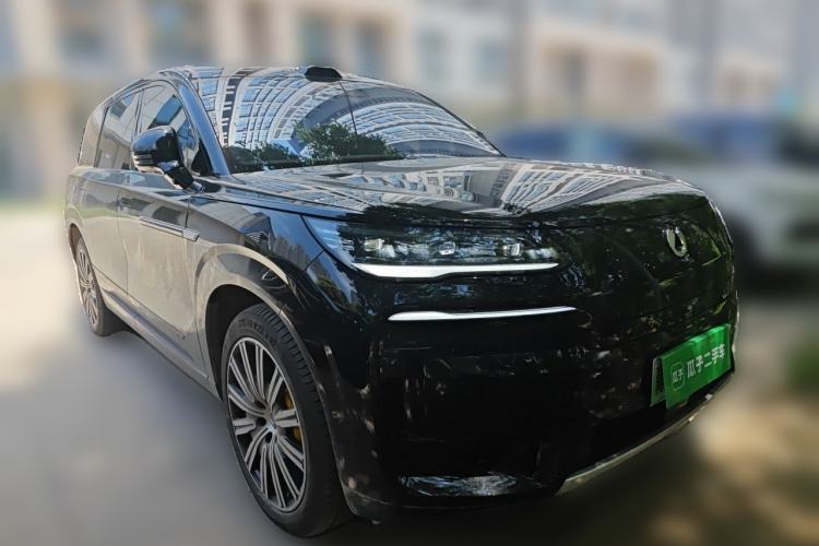 Used Denza N9 2025 Prestige Version Front Right 45 Deg