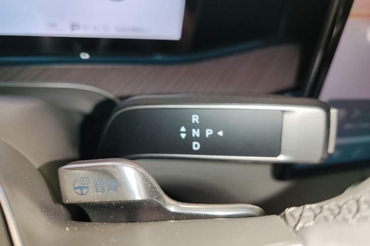 Used Denza N9 2025 Prestige Version Gear Lever