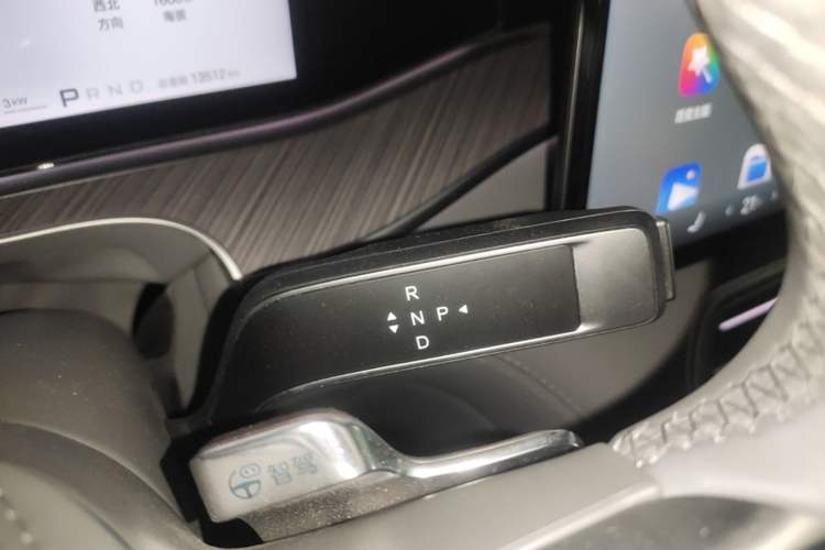 Used Denza N9 2025 Flagship Model Gear Lever