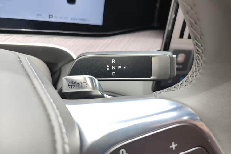 Used Denza N9 2025 Flagship Model Gear Lever