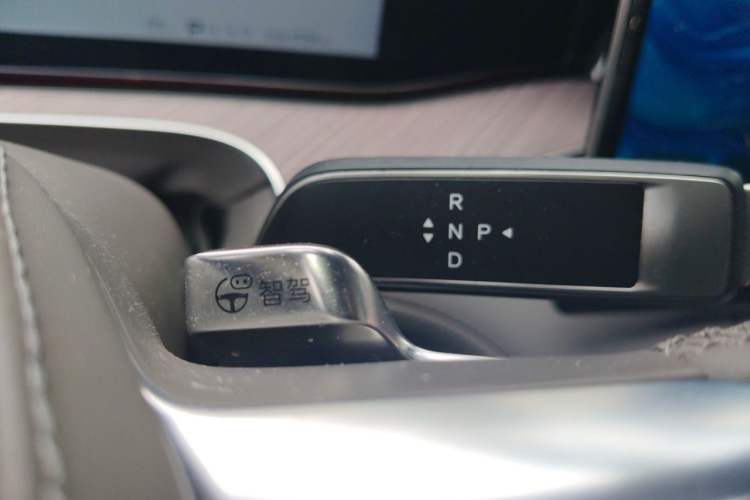 Used Denza N9 2025 Flagship Model Gear Lever