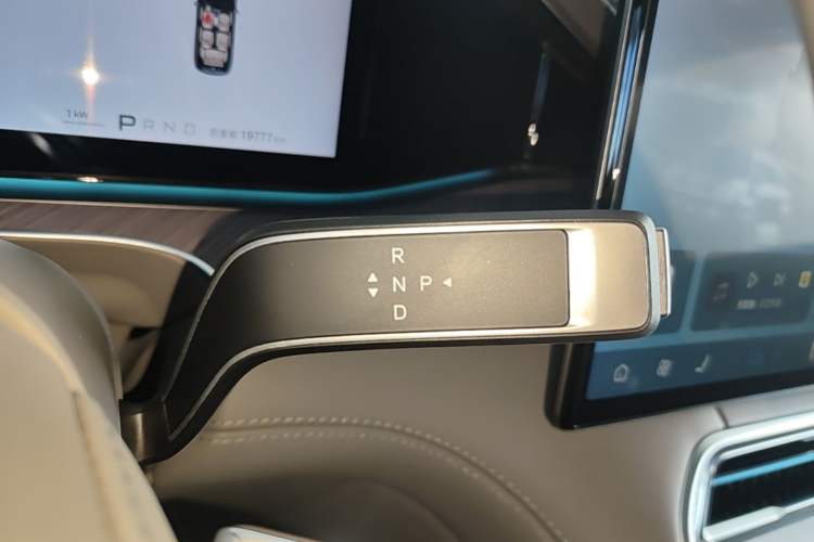 Used Denza N9 2025 Flagship Model Gear Lever