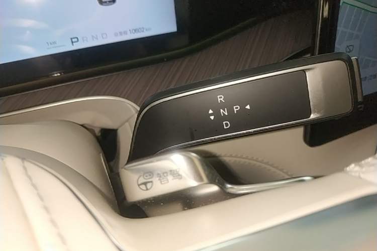 Used Denza N9 2025 Flagship Model Gear Lever