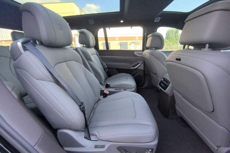 Used Denza N9 2025 Prestige Version Headliner