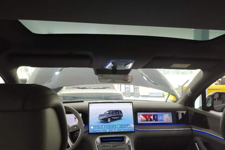 Used Denza N9 2025 Prestige Version Headliner