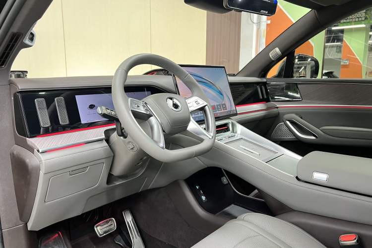 Used Denza N9 2025 Flagship Model Interior 1