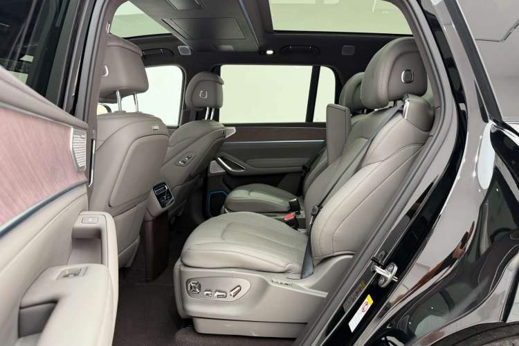 Used Denza N9 2025 Flagship Model Interior 2