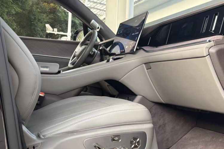 Used Denza N9 2025 Flagship Model Interior 2