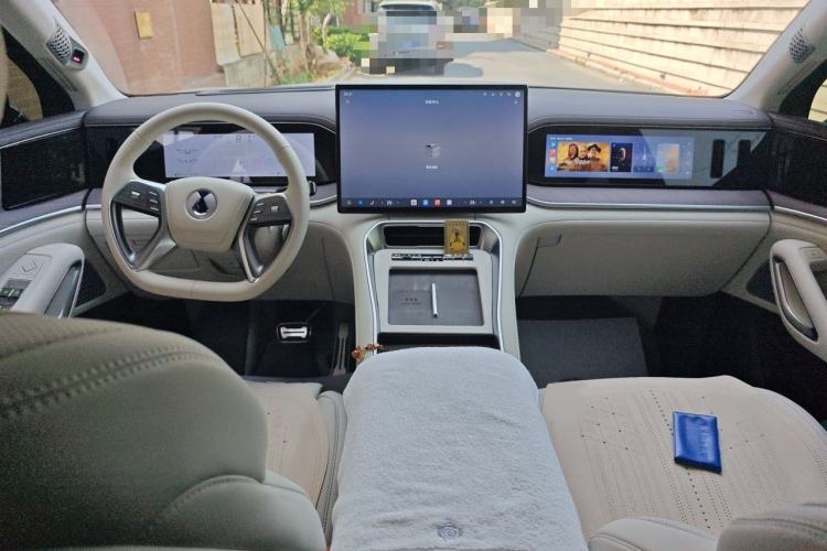 Used Denza N9 2025 Flagship Model Interior 2