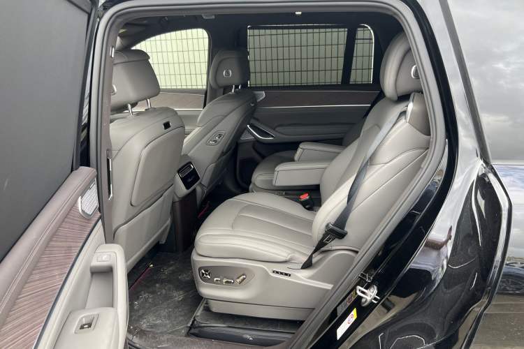 Used Denza N9 2025 Flagship Model Interior 3