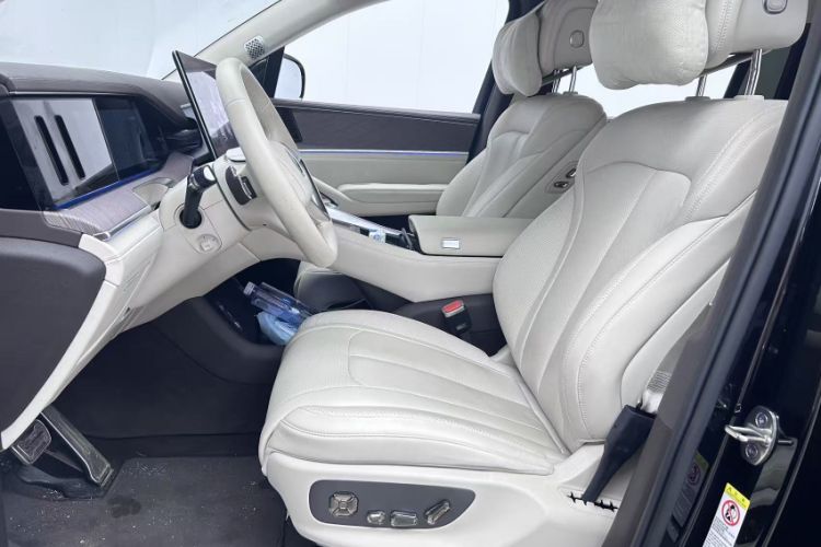 Used Denza N9 2025 Prestige Version Interior 3