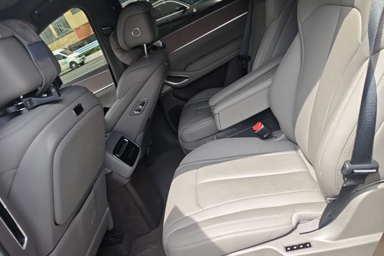 Used Denza N9 2025 Prestige Version Interior 4